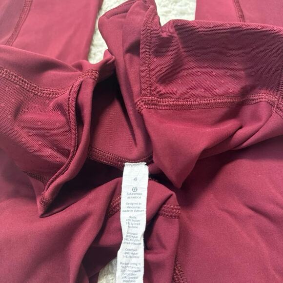 Lululemon Body Con Crop - Picture 6 of 8